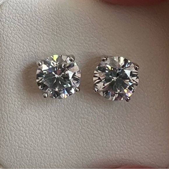 Moissanite earring and necklace 14K with GRA certificate.. - Picture 3 of 9